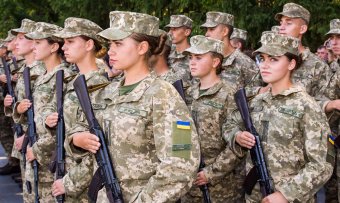 Рада разрешила женщинам служить в армии на равных правах с мужчинами
