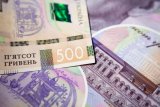 Курс безготівкового долара знижується