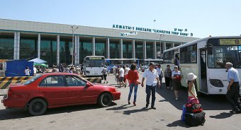 Казахстанські бізнесмени на авто- і ж / д вокзалах Алмати приховували мільйонні доходи