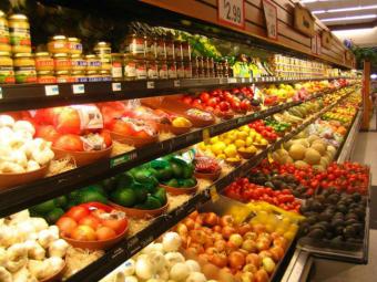В Україні хочуть повернути держрегулювання цін на соцпродукти