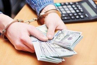 Police Chief of Kyiv Airport Got Caught Taking Bribe