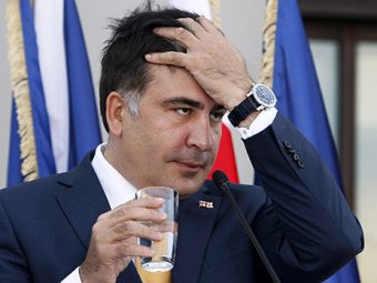 За что Саакашвили лишили украинского гражданства