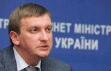 Министру Петренко хотят запретить &laquo;озолочивать&raquo; подчиненных