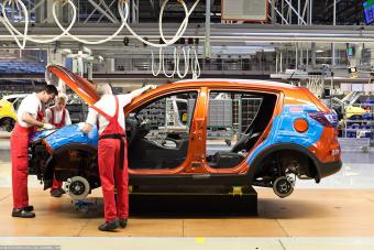 Автовиробництво в Україні в травні 2015 впало майже в 12 разів