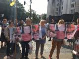 Под Кабмином требуют отставки Авакова