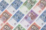 Гривня на міжбанку знову знизилась