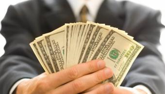 Из Украины за границу вывели уже 400 миллионов долларов дивидендов