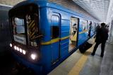 У Києві проїзд у метро можна буде сплатити за допомогою смартфона