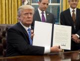 Трамп подписал указ о сокращении федерального регулирования в сфере бизнеса