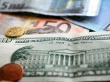 Гривня на міжбанку трохи зміцнилася