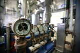Более 100 крупных предприятий готовы возобновить работу в Луганске &ndash; мэр