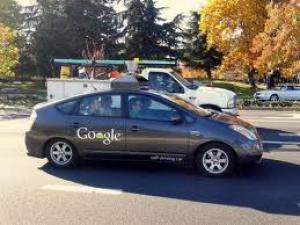 Компанія Google продовжує випробування smart-автомобілів, які будуть здатні самостійно пересуватися містом