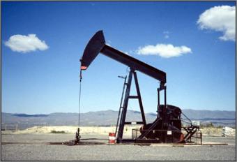 Нафта дорожчає 3-й тиждень поспіль, ціна Brent піднялася вище за 57 доларів