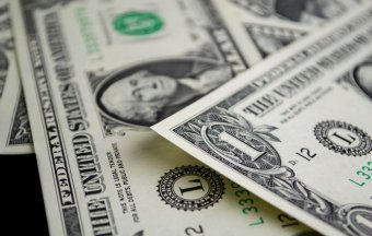 Украинскому бизнесу продлили обязательную норму продажи валюты
