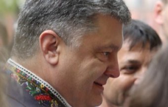 Рада с нарушениями приняла выгодный Порошенко закон о Конституционном суде