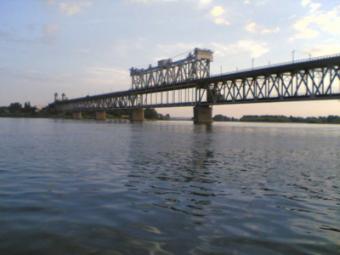Україна хоче позичити $300 мільйонів у китайського банку на будівництво мосту в Кременчуці