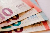 Межбанк: евро продолжает укрепляться
