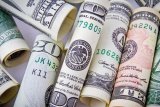 Чому Україні вічно не вистачає долара