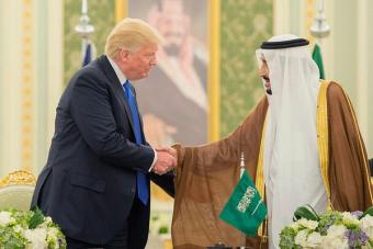 Демократы намерены сорвать сделку Трампа с Эр-Риядом