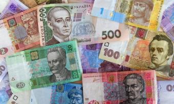 НБУ на 4 квітня послабив курс гривні до долара до 27,03
