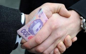 Податківців погорів на хабарі у 3,5 мільйона