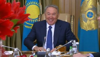 Казахстан отдаляется от России: переходит на латиницу