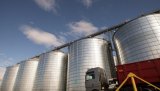 Цены на нефть начали неделю с роста