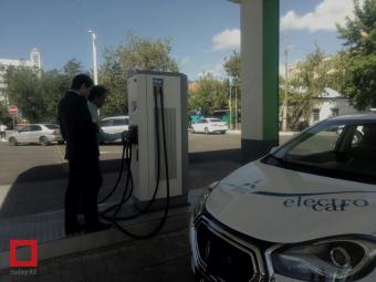 Промислова заправка для електромобілів з&rsquo;явилася в Астані, Казахстан. Заправляють безкоштовно
