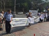 Под Кабмином переселенцы требуют компенсаций
