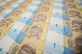 Гривня на міжбанку продовжує рекордно зміцнюватися