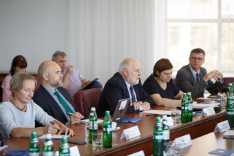 МВФ рекомендует сократить количество украинских налоговиков