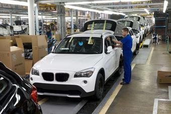 Worldwide motor vehicle production decreased by 0.3% for nine months of 2015