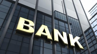 11 Banks and 11 Companies “Withdrawn” from Stock Market