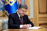 Порошенко подписал закон, разрешающий присвоить звание Герой Украины иностранцам