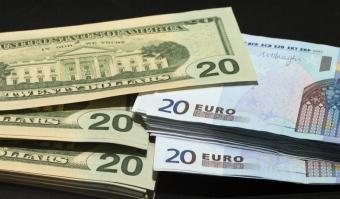 Долар зміцнюється на міжнародних ринках на новинах з Британії