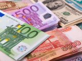 Казахстанці активно здають рублі та євро