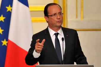 Олланд пообіцяв не вводити у Франції нові податки на фізособи до 2017 р.