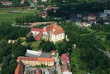 В каких дворцах живут украинские олигархи за рубежом (фото)