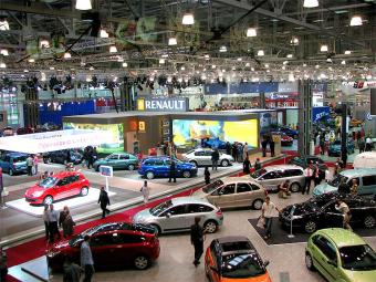 З початку 2015 р. продажі нових легкових авто в Україні впали на 76%