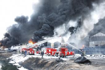 ДСНС не зафіксувала токсичних викидів в повітрі через пожежу під Києвом