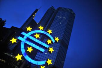 ВВП єврозони в IV кварталі виріс в річному вираженні на 0,9%