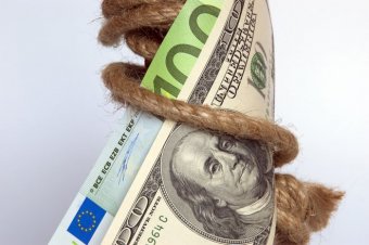 Безготівковий валютообмін запустять майже всі банки: що дасть українцям закон про валюту