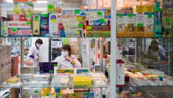 В Минэкономразвития России назвали плюсы и минусы продажи лекарств в магазинах