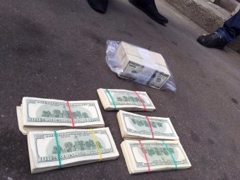Двое сотрудников СБУ получили пять лет тюрьмы за вымогательство $50 тыс у священнослужителя