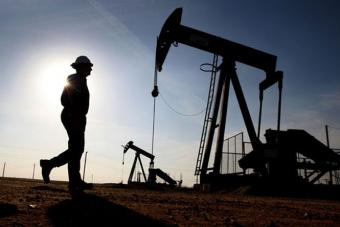 Нефть начала дешеветь