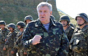 Міністра оборони часів Януковича підозрюють у завданні 40 млн збитків