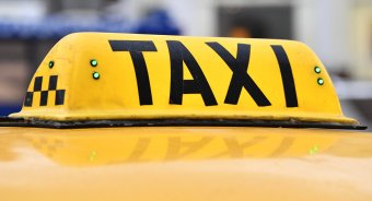Водіїв таксі InDriver, Uber і Яндекс виведуть з тіні в Казахстані