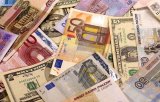 Гривня на міжбанку продовжує слабшати