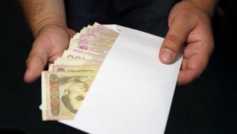 В Україні стало менше зарплат у конвертах