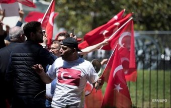 В США предъявили обвинения охранникам Эрдогана, избившим митингующих